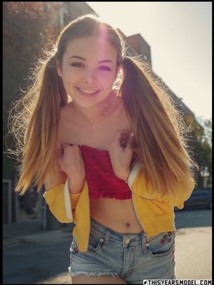 Lana Lea Nude American This Years Model Pics