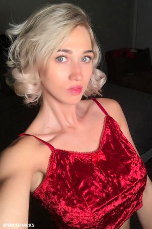 Spencer Nicks Velvet Bombshell