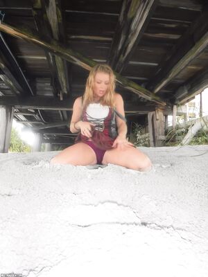 Meet Madden Ship Wrecked nude pics