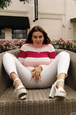 Tyla Jessop Celebrity Furniture