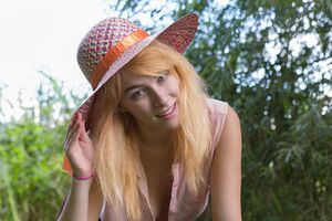 Nude model Ashley Fun In Nature Abby Winters