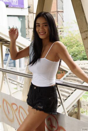 Kahlisa Boonyasak Radio Bangkok Nude Pics