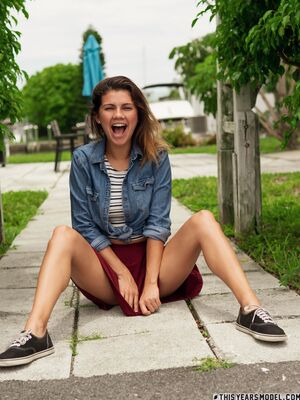 Dare Taylor Flashing Nude This Years Model