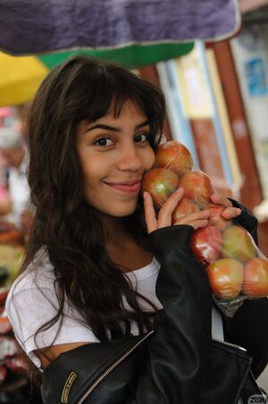 Clarissa Dominguez Hi Fruitti Zishy