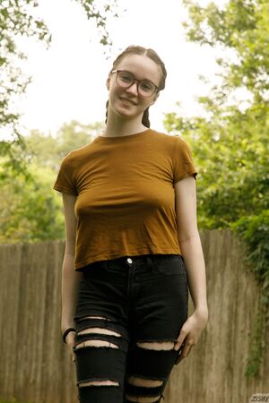 Hazel Moore In The Burbs Zishy