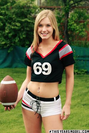 Jewel Superbowl Sunday Nudes This Years Model