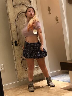 Sexy Pattycake Candid Nudes and Selfies