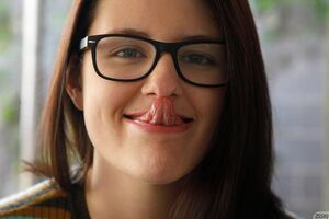 Michele James Who Arted Nude Zishy