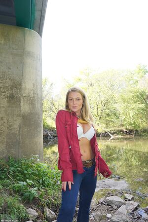 Meet Madden Riverside Rubdown nude pics