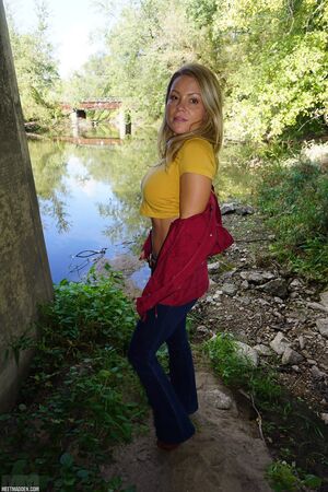 Meet Madden Riverside Rubdown nude pics