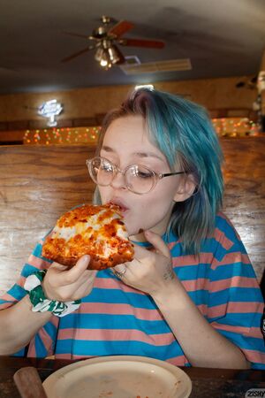 Vonnie Bean No Pants Pizza Zishy