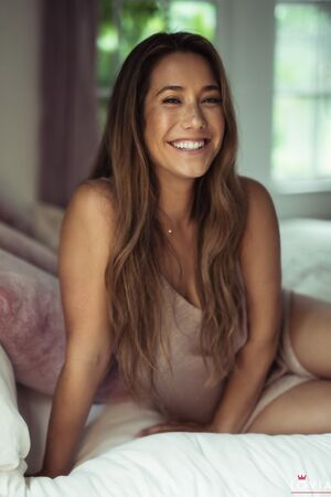 Eva Lovia Bed Nude pics