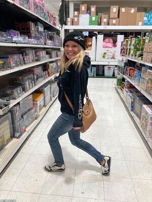 Meet Madden Holiday Fun nude pics