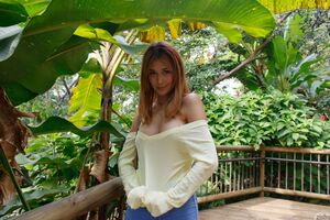 Annie Duque De Nada Zishy