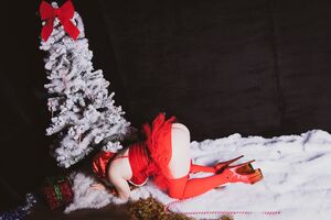 Lana Del Lust Santa Cutie Fill My Stocking