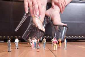 Lana Del Lust Giantess In A Silver Dress