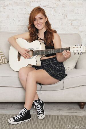 Jia Lissa Rockin Met Art