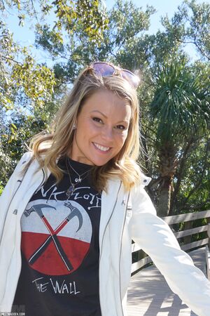 Meet Madden White Leather and Palms