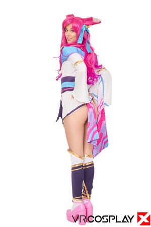 Eyla Moore League Of Legends Ahri Spirit Blossom VR Cosplay X