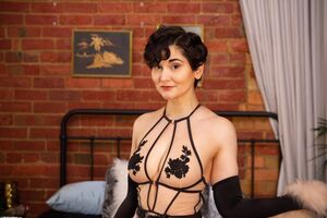 Ivana Liquor Sweet Seduction Girls Out West