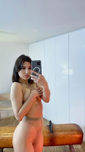 Ellie Luna Ellies Selfies Watch4Beauty