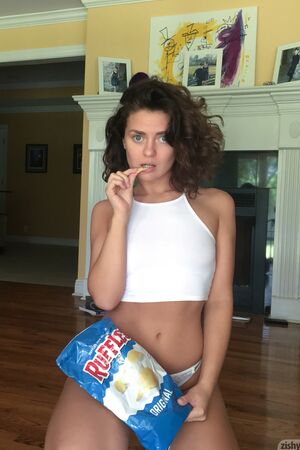 Savannah Small Sexy Selfies Zishy