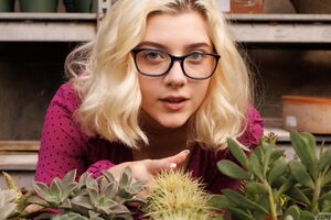 Gia Ohmy Mercedes Bunz Zishy