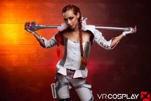 Veronica Leal in Apex Legends Loba at VR Cosplay X