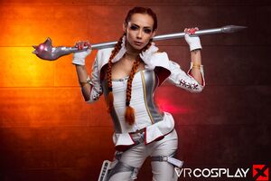 Veronica Leal in Apex Legends Loba at VR Cosplay X