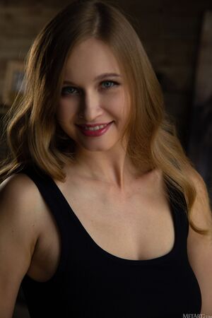 Stella Cardo Soft Glance Met Art