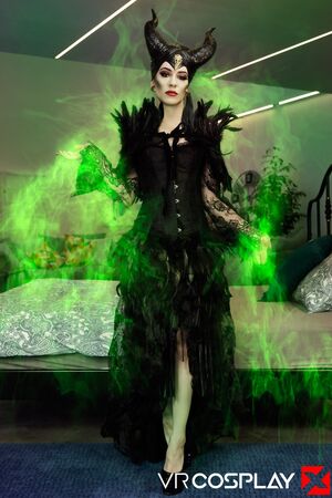 Anna De Ville Maleficent VR Cosplay X