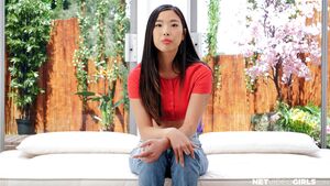 Elle Geeky Asian Girl Has New Experiences Net Video Girls