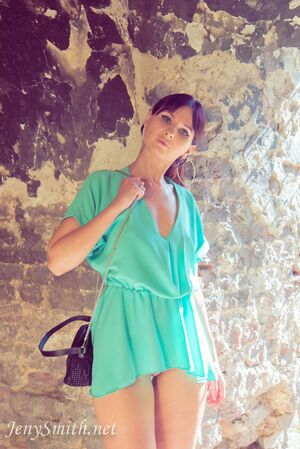 Jeny Smith in Upskirt Views