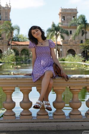 Onna Metcalf in Chasing Balboa Bottoms at Zishy