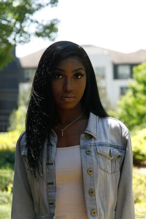 Kelsey Jones in She Cryin at Zishy