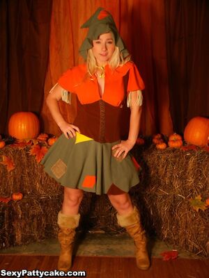 Sexy Pattycake in Pumpkins