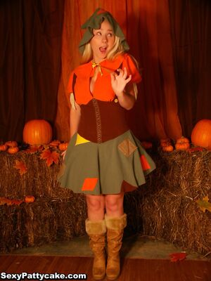 Sexy Pattycake in Pumpkins