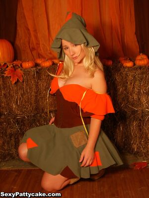 Sexy Pattycake in Pumpkins