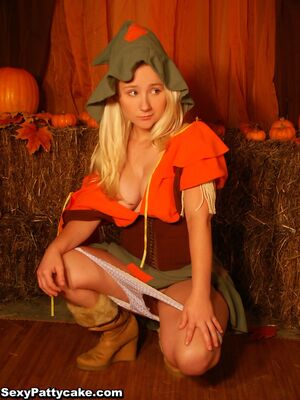 Sexy Pattycake in Pumpkins