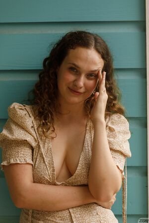 Carrie Barber in Goes Ooops at Zishy