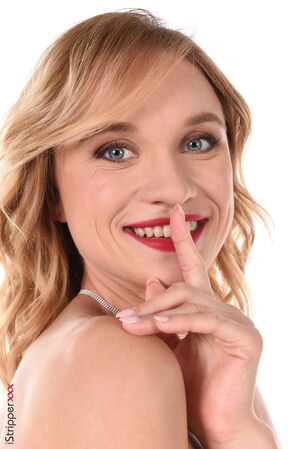 Milkavi in Nuit Blanche at IStripper