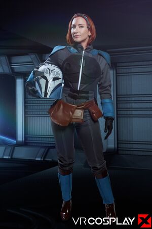 Sophia Locke in The Mandalorian Bo Katan at VR Cosplay X