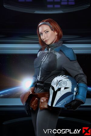 Sophia Locke in The Mandalorian Bo Katan at VR Cosplay X