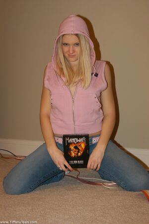 Tiffany Teen in Stereo Blows Her Clothes Off at Phil-Flash