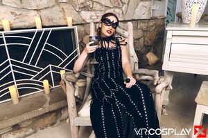 Sera Ryder in The Witcher Yennefer at VR Cosplay X