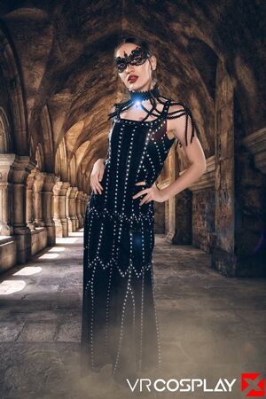 Sera Ryder in The Witcher Yennefer at VR Cosplay X