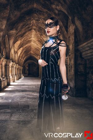 Sera Ryder in The Witcher Yennefer at VR Cosplay X