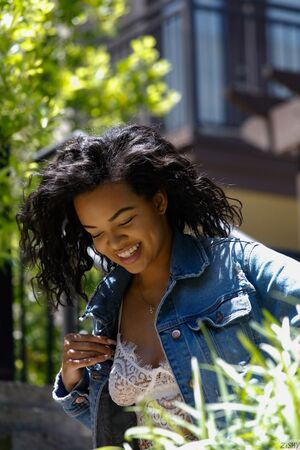 Dee Nude Pics and Porn