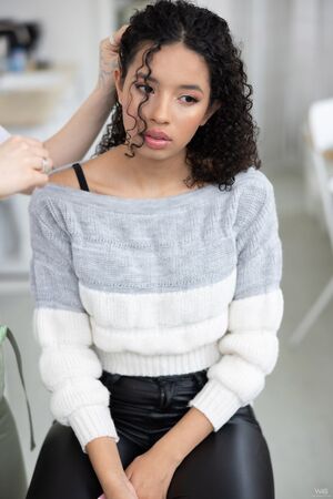 Valery Ponce in Titillating Vagina at Watch4Beauty