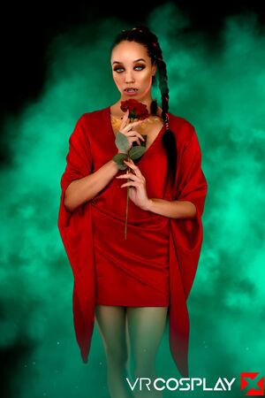 Alexis Tae in Vampire The Masquerade Swansong at VR Cosplay X
